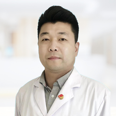 李坤 