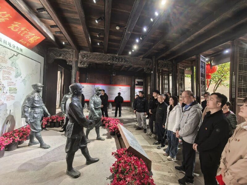 <b>红色铸魂强党性，联建赋能护健康！</b>